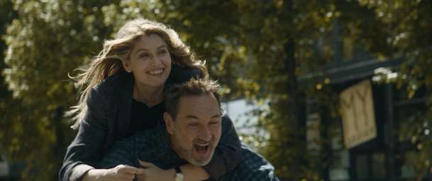 Miláčku, náš soused je vrah: Do českých kin míří detektivní komedie | Fandíme filmu