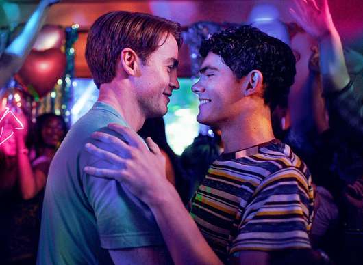 Navždy srdcerváči: Populární romance Netflixu vrcholí | Fandíme filmu