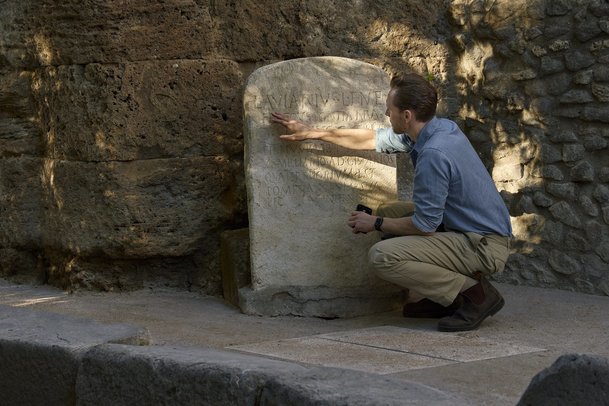 Pompeje: Město zmrazené v čase s Tomem Hiddlestonem | Fandíme serialům