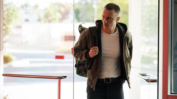 Lucky: Anya Taylor-Joy nás jako mazaná podvodnice provede novým seriálem | Fandíme serialům