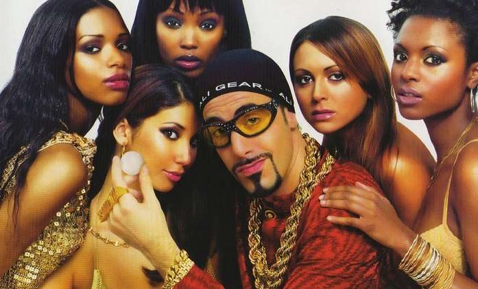 Ali G: Sacha Baron Cohen se vrací v jednom ze svých převleků | Fandíme filmu