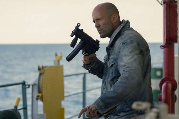 Mutiny: Jason Statham předvádí svou další ostrou rubačku v novém traileru | Fandíme filmu