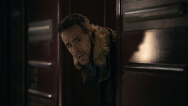 Mayday: Ryan Reynolds v 1. traileru bojuje o život za nepřátelskou linií | Fandíme filmu