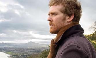 Oscarový zpěvák Glen Hansard zemřel při dopravní nehodě | Fandíme filmu