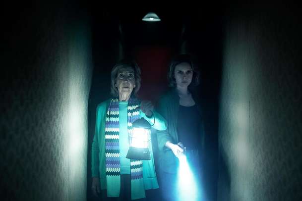 Insidious: Jsou mezi námi – Oblíbená hororová série nabírá zcela nový směr | Fandíme filmu