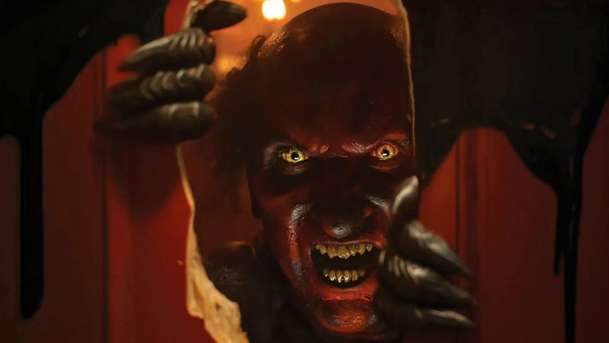Insidious: Jsou mezi námi – Oblíbená hororová série nabírá zcela nový směr | Fandíme filmu