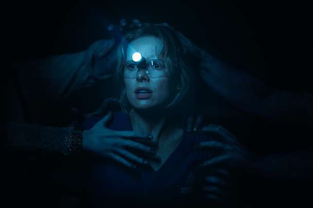 Insidious: Jsou mezi námi – Oblíbená hororová série nabírá zcela nový směr | Fandíme filmu