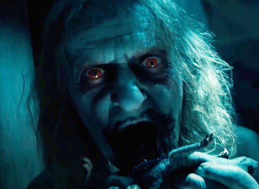 Insidious: Jsou mezi námi – Oblíbená hororová série nabírá zcela nový směr | Fandíme filmu