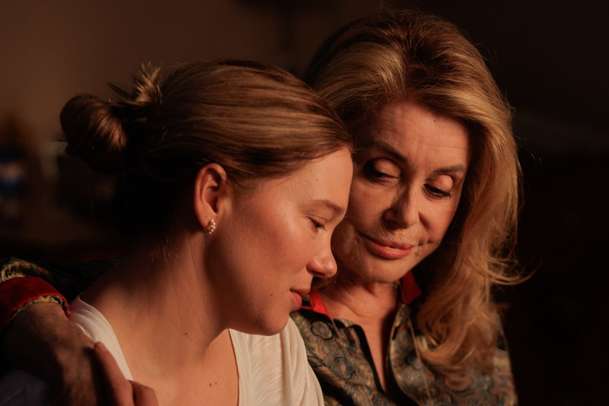 Něžné monstrum: Léu Seydoux totálně zradí manžel – je tu trailer | Fandíme filmu