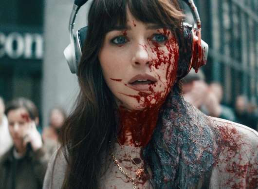Pravda nebo lež: Dakota Johnson se zaplétá do provokativní sítě her a lží kolem Anne Hathaway | Fandíme filmu