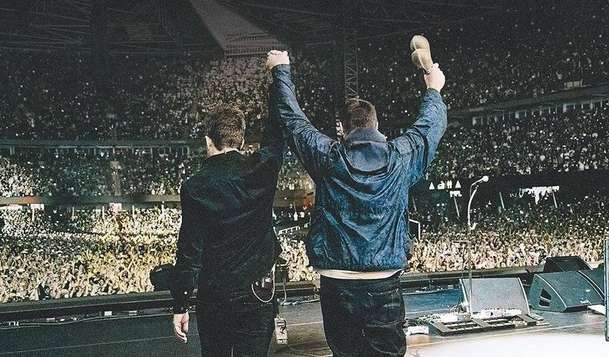 Oasis: Don't Look Back in Anger – Nový trailer přibližuje film o návratu legendy | Fandíme filmu