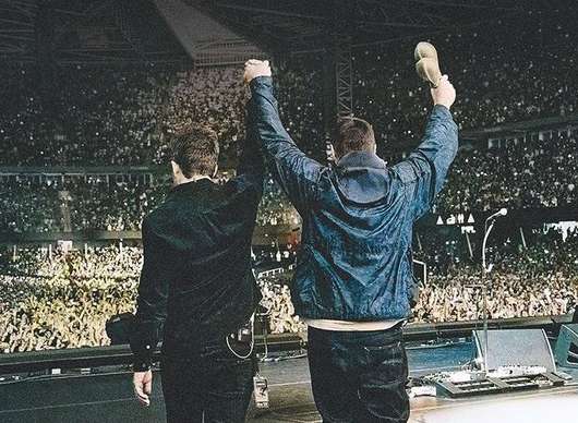 Oasis: Don't Look Back in Anger – Nový trailer přibližuje film o návratu legendy | Fandíme filmu