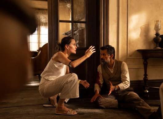 Without Blood: Válečné drama Angeliny Jolie dává vzpomenout na Hanebné pancharty | Fandíme filmu