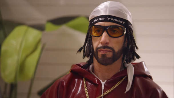 Ali G: Who Iz I?: Nejhustší rapper světa je zpátky – pusťte si trailer | Fandíme filmu