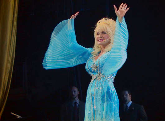 Zemřela zpěvačka a herečka Dolly Parton | Fandíme filmu