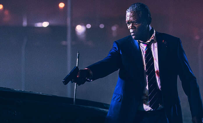 The Beast: Samuel L. Jackson si užívá jízdu ozbrojenou limuzínou | Fandíme filmu