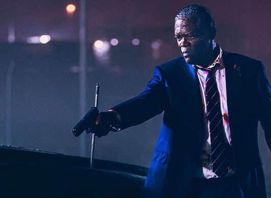 The Beast: Samuel L. Jackson si užívá jízdu ozbrojenou limuzínou | Fandíme filmu