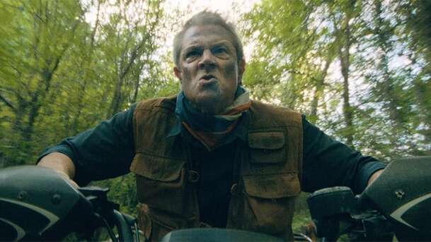 Tiny Fugitives: Johnny Knoxville v bláznivé komedii loví děcka jako zvěř | Fandíme filmu