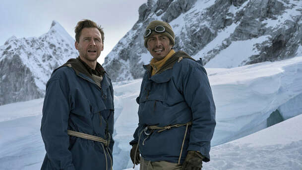 Tenzing: První ukázka láká na Hiddlestonův výstup na Everest | Fandíme filmu