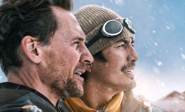 Tenzing: První ukázka láká na Hiddlestonův výstup na Everest | Fandíme filmu