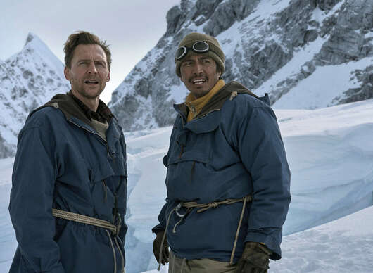 Tenzing: První ukázka láká na Hiddlestonův výstup na Everest | Fandíme filmu