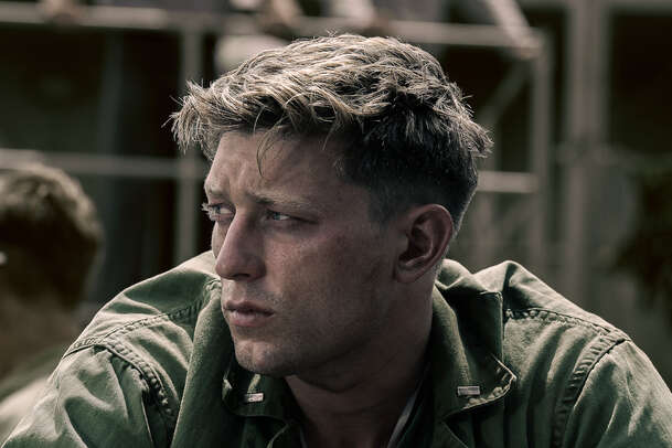 Komáří pohár: Drsná válečná podívaná od Netflixu ukázala trailer | Fandíme filmu