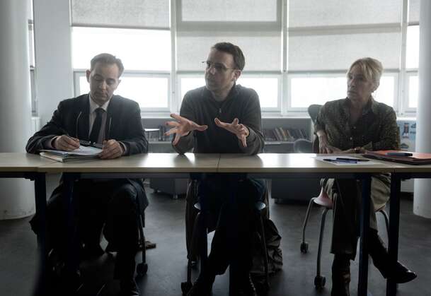 Opuštěný: Mrazivý film přibližuje skutečný příběh učitele ubodaného extremistou | Fandíme filmu