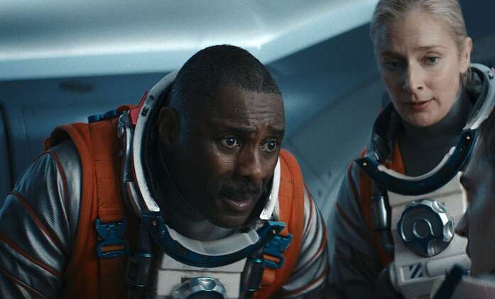 Above the Below: Idris Elba jako kosmonaut bojuje o život | Fandíme filmu
