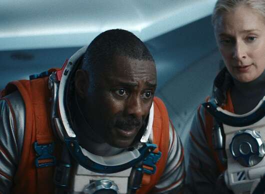 Above the Below: Idris Elba jako kosmonaut bojuje o život | Fandíme filmu