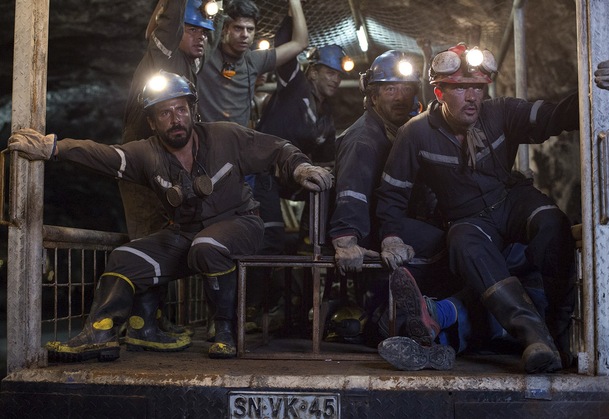 33 životů: Skutečný příběh zavalených horníků na DVD | Fandíme filmu