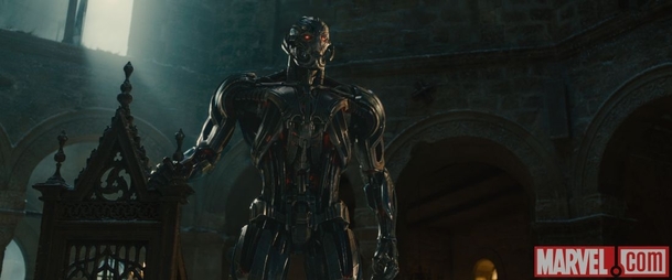 Avengers 2: War Machine a Vison v nových upoutávkách | Fandíme filmu