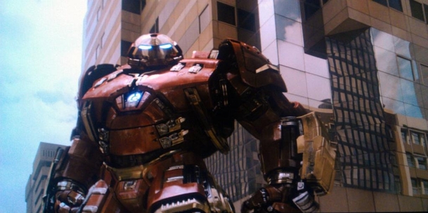 Avengers 2: Hulkbuster a Ultron na screenshotech | Fandíme filmu