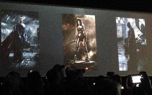 Batman v Superman: Plakát Wonder Woman a Comic-Con | Fandíme filmu