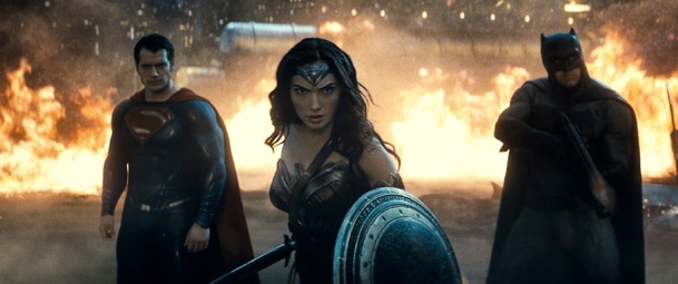 Batman v Superman: Ještě tři trailery, videa, fotky | Fandíme filmu