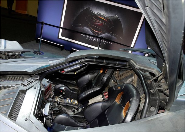 Batman v Superman: Plakáty, kostýmy, Batmobil | Fandíme filmu