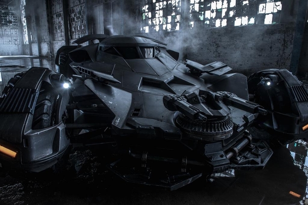 Batman v Superman: Fotka Batmobilu z natáčení | Fandíme filmu