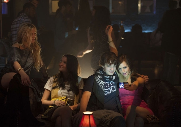 The Bling Ring: Emma Watson tančí u tyče | Fandíme filmu