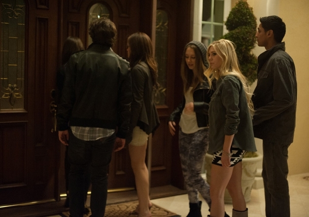 The Bling Ring: Emma Watson tančí u tyče | Fandíme filmu