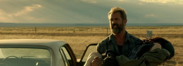 Blood Father: Mel Gibson hledá vykoupení a zachraňuje dceru | Fandíme filmu