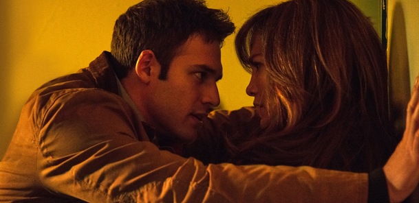 The Boy Next Door: Jennifer Lopez podlehne chlapci | Fandíme filmu