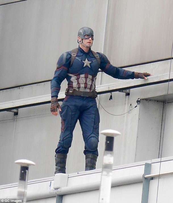 Captain America 3: Fotky Black Panthera z natáčení | Fandíme filmu