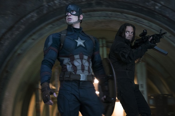 Captain America 3: 40 nových fotek, spokojený Marvel | Fandíme filmu