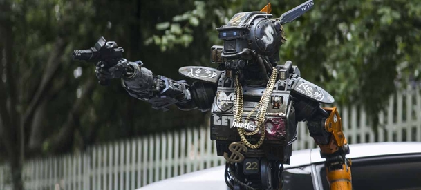 Chappie: První akční klip | Fandíme filmu