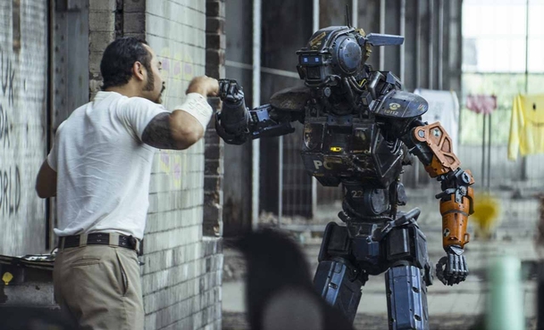 Chappie: První akční klip | Fandíme filmu