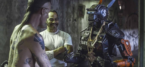 Chappie: První akční klip | Fandíme filmu