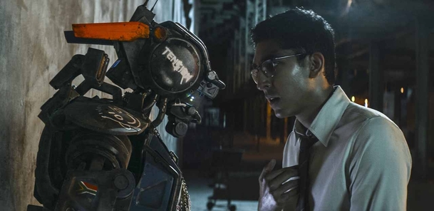 Chappie: První akční klip | Fandíme filmu