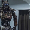 Chappie: První akční klip | Fandíme filmu