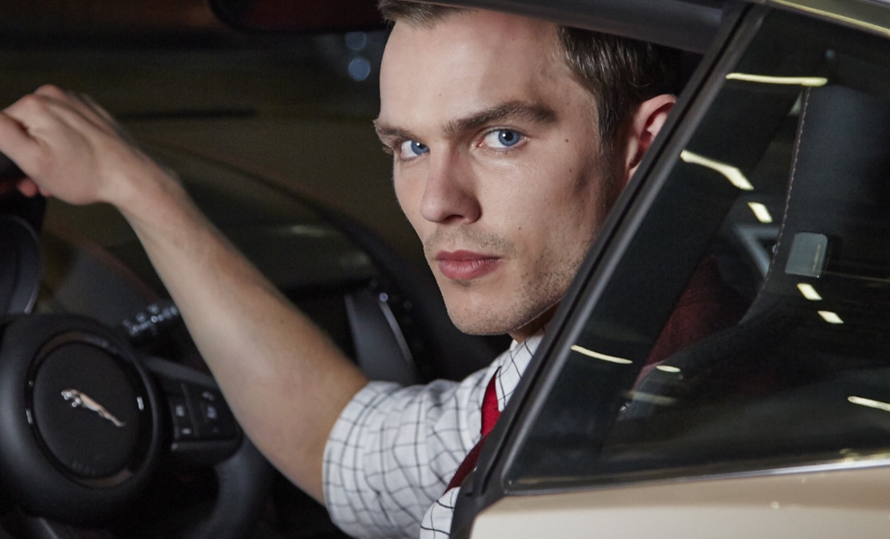 Collide: Nicholas Hoult za volantem ve stylu Kobry 11