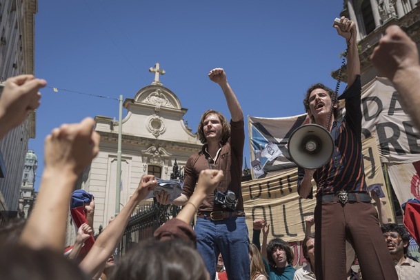 Kolonie: Emma Watson zachraňuje milého ze spárů sekty | Fandíme filmu