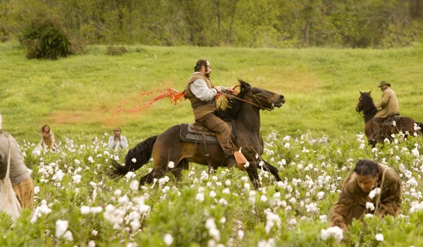 Nespoutaný Django: Kritici nadšení, veřejnost zhrozená | Fandíme filmu